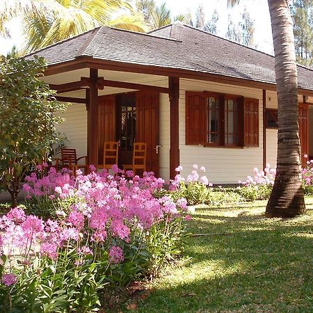 Le Domaine Des Pierres Hotel แซ็ง-ปีแยร์ ภายนอก รูปภาพ