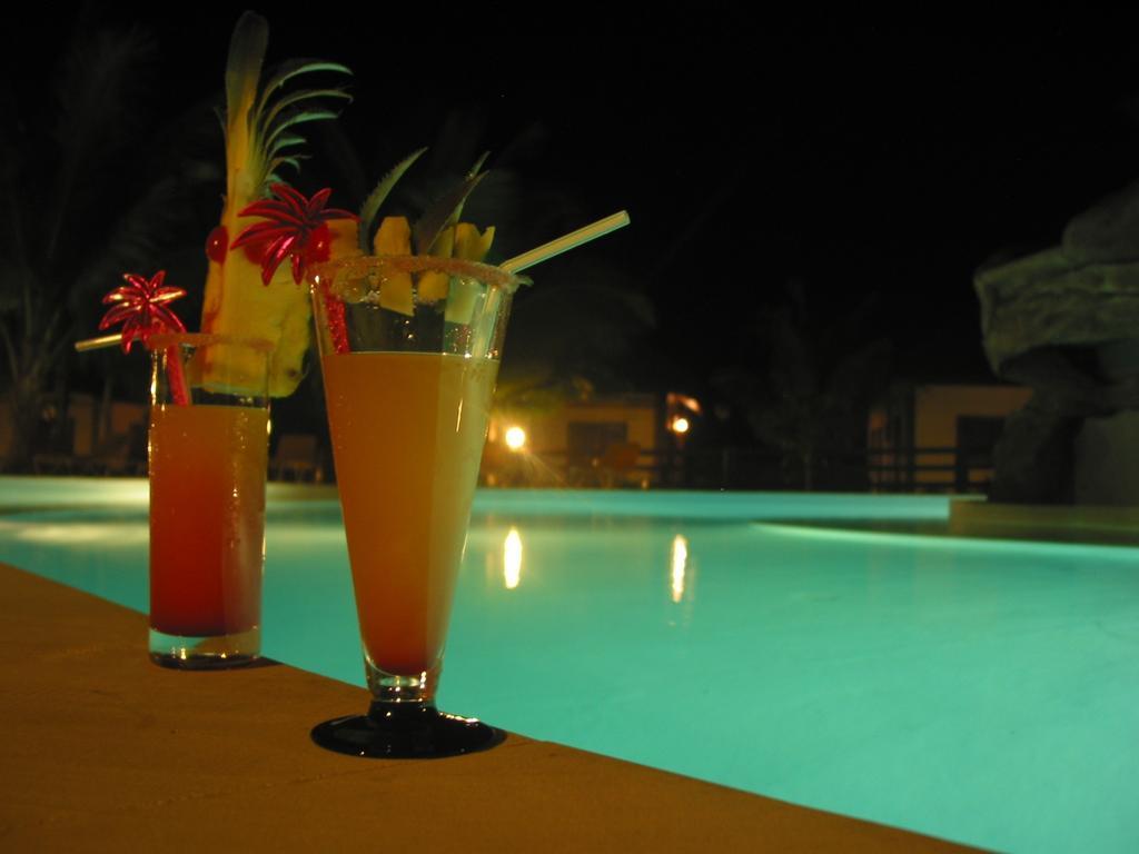 Le Domaine Des Pierres Hotel แซ็ง-ปีแยร์ ภายนอก รูปภาพ
