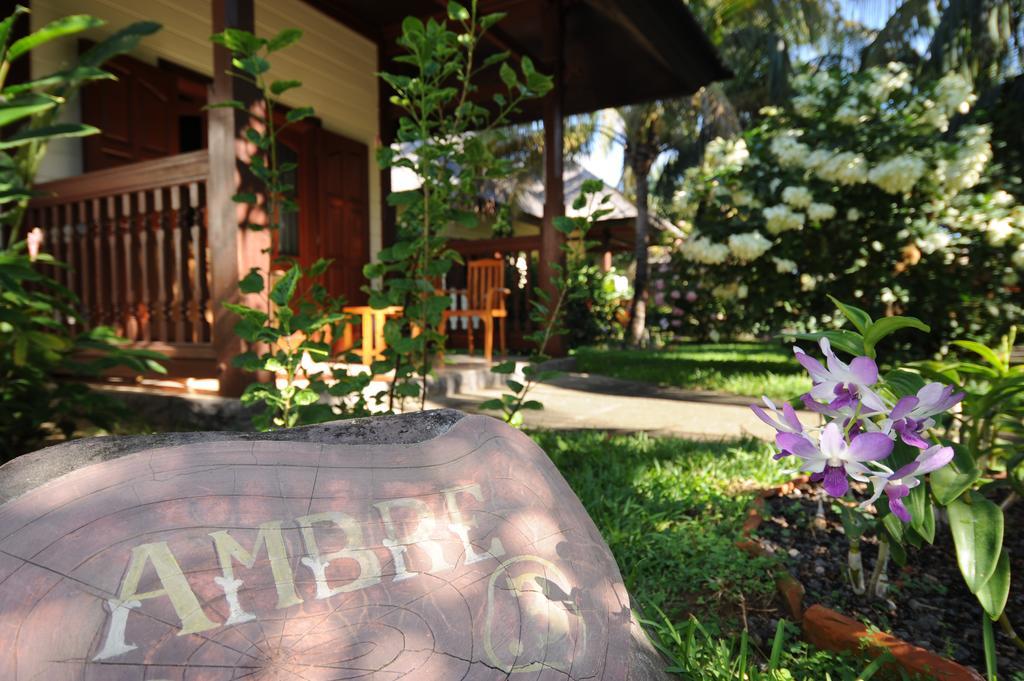Le Domaine Des Pierres Hotel แซ็ง-ปีแยร์ ภายนอก รูปภาพ