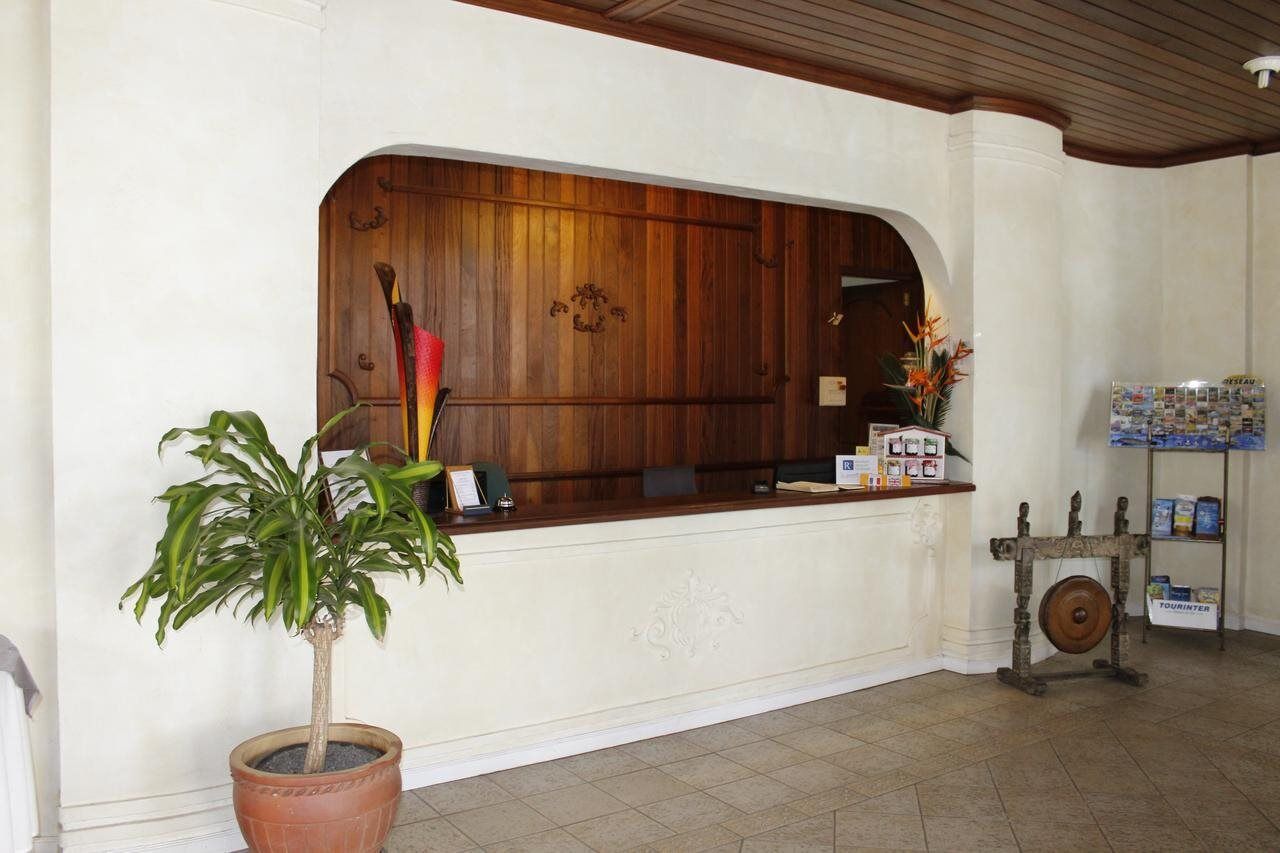 Le Domaine Des Pierres Hotel แซ็ง-ปีแยร์ ภายนอก รูปภาพ