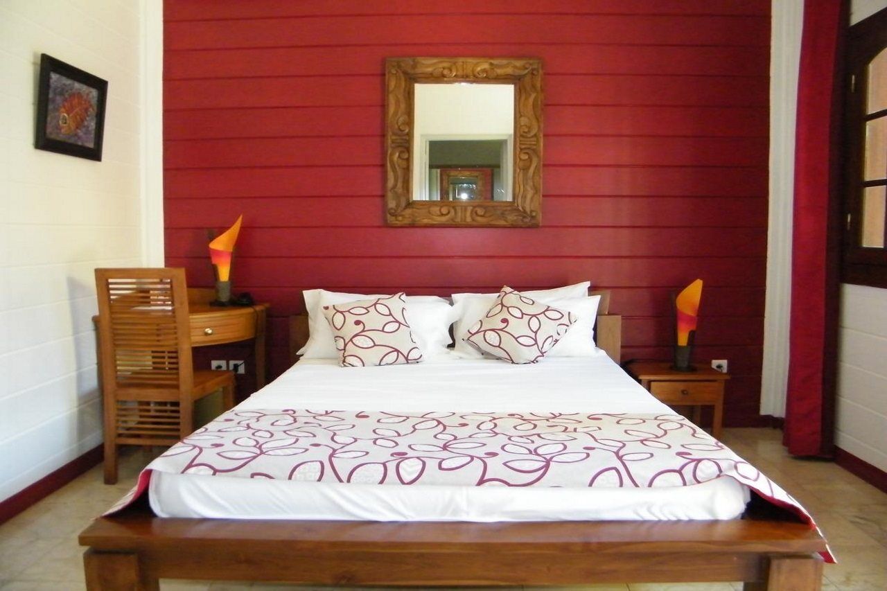 Le Domaine Des Pierres Hotel แซ็ง-ปีแยร์ ภายนอก รูปภาพ